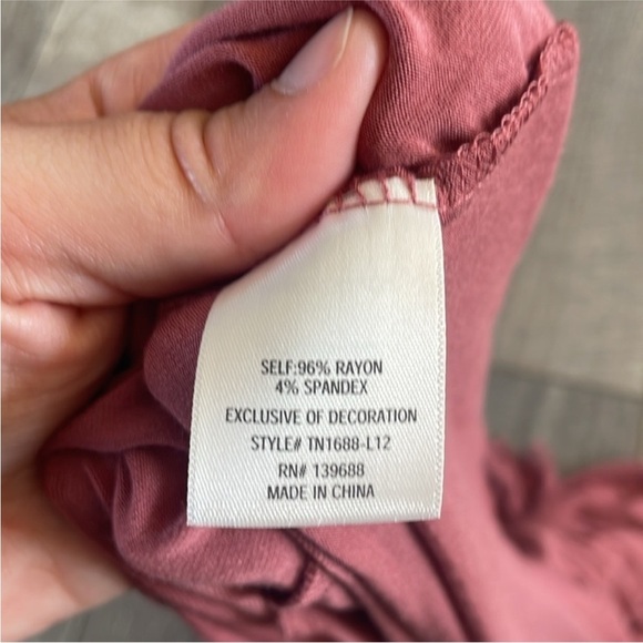 Francesca's Size Small Red Bohemian Style Bell Sleeve Floral Embroidered Top. - Picture 7 of 7